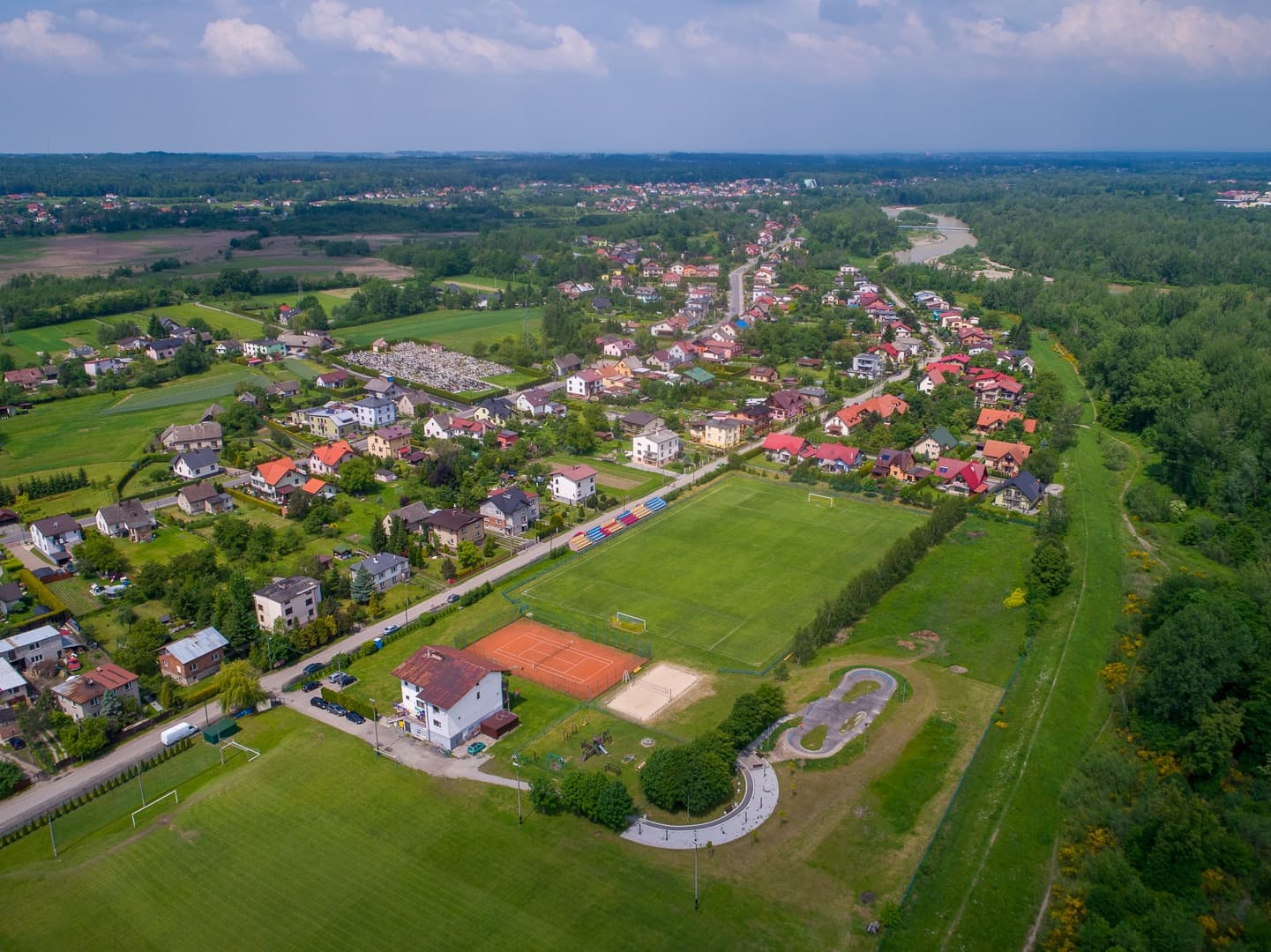 zdjęcie stadionu z lotu ptaka